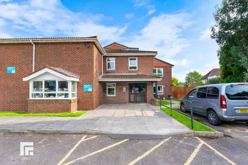 1 Bedroom Ground Floor Retirement Flat Llandaff