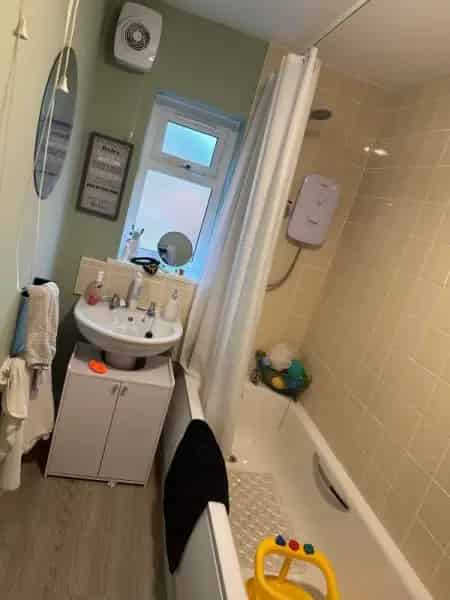 Lovely Large 2 Bedroom House For Family