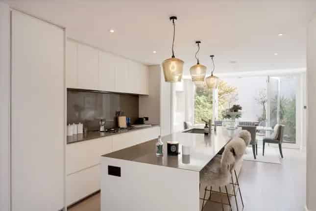 Semi Detached House for Sale in Chelsea SW3