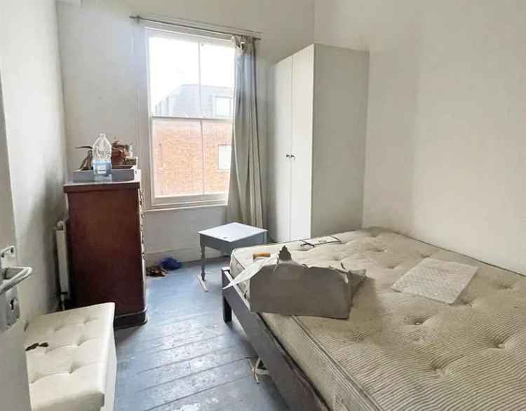 3 Bed Maisonette Requiring Full Refurbishment
