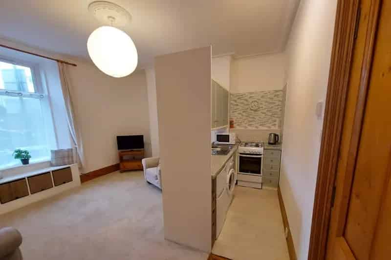 Furnished Ground Floor Flat near Aberdeen University and ARI