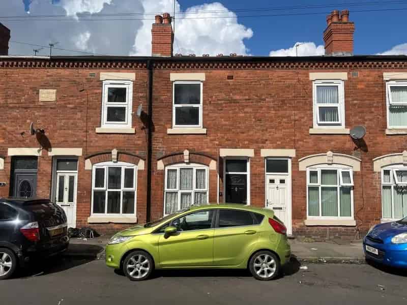 3 Bedroom Terraced House for Sale at Auction