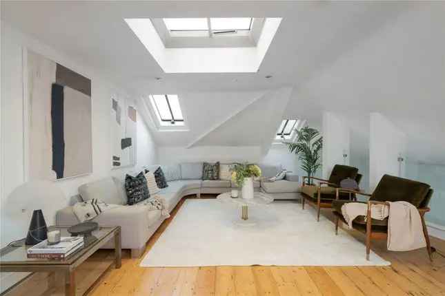 Flat for sale in Elgin Crescent, London W11