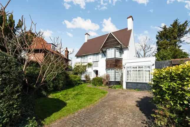 Four Bedroom Detached House for Sale in Wimbledon
