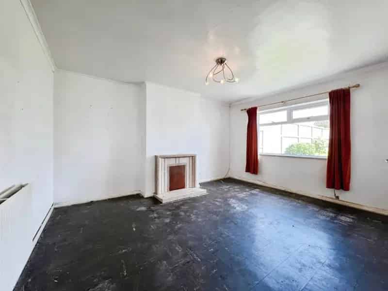 2 Bedroom Bungalow For Sale Near New Romney High Street