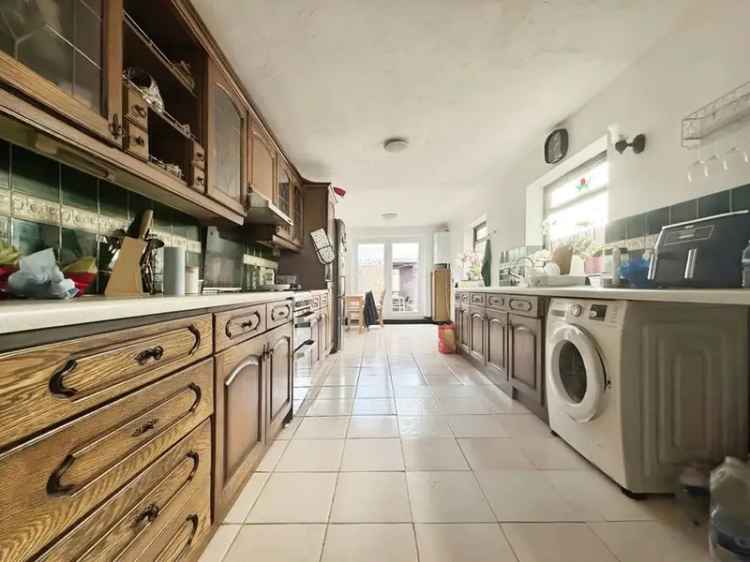 3 Bedroom Mid Terrace House for Sale London E16