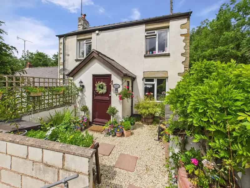2 Bedroom Semi-Detached House for Sale