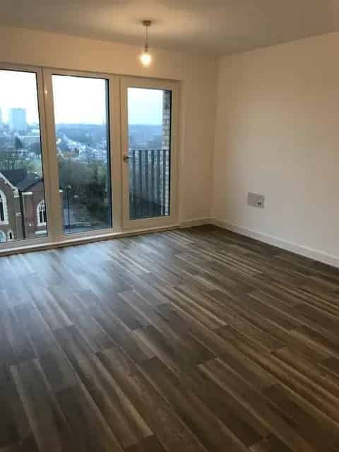 Manhattan 2-Bedroom Apartment Available Now