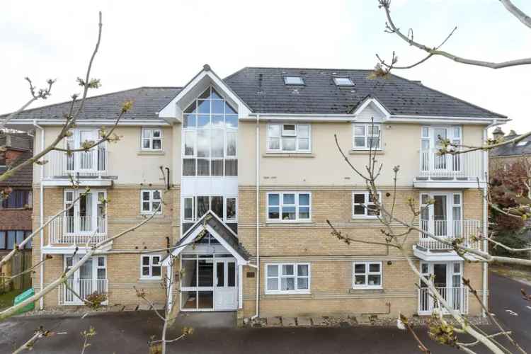 2 Bedroom Flat for Sale near Redhill Town Centre