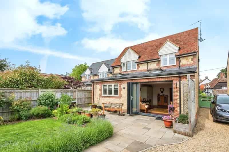 2014 Built Family Home Four Double Bedrooms Detached Garage South Westerly Garden