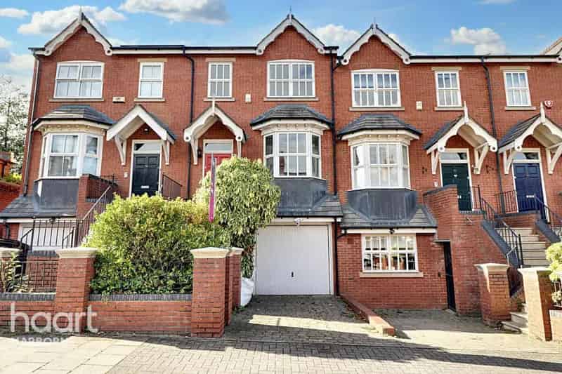 3 Bedroom Terraced House for Sale in Central Harborne