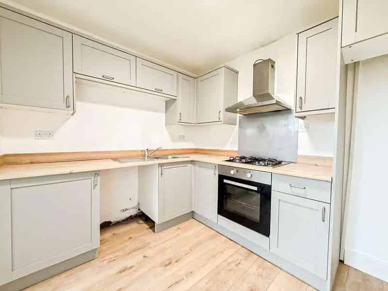 2 Bed Flat for Sale in Edge Hill L7 - Recently Refurbished