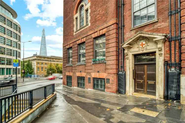 2-Bedroom Apartment near Monument, London