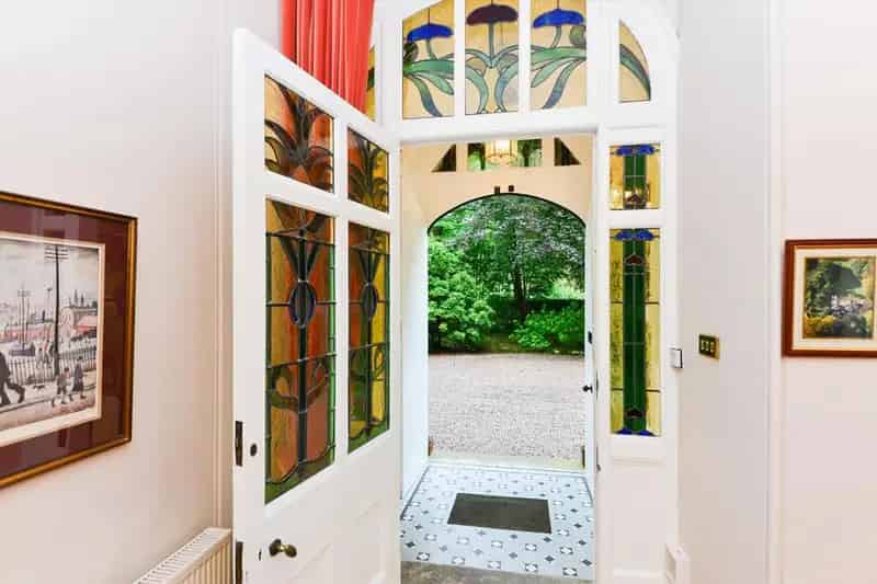 10 Bedroom Detached House For Sale