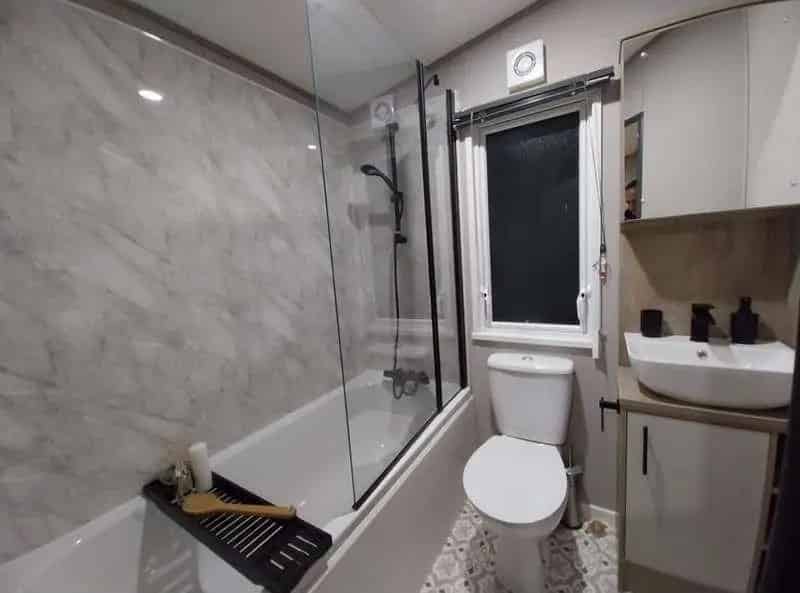 2 Bed Lakeside Lodge Retirement Haven