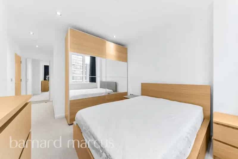 Furnished Apartment near East Croydon Station