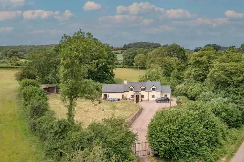 4 Bedroom Detached House For Sale in Peaceful Rural Hamlet