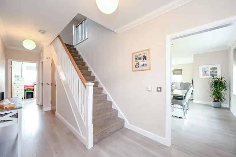 Modern Detached House in Chapelton - 4 Bedrooms, Double Garage