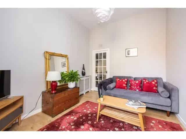1 Bedroom Flat for Sale in Stockbridge