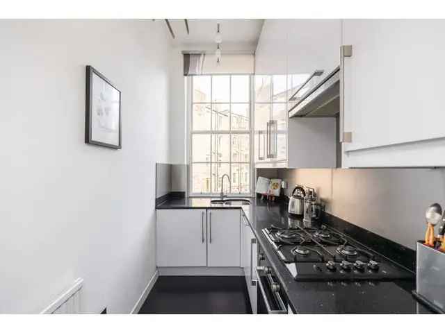 1 Bedroom Flat for Sale in Stockbridge