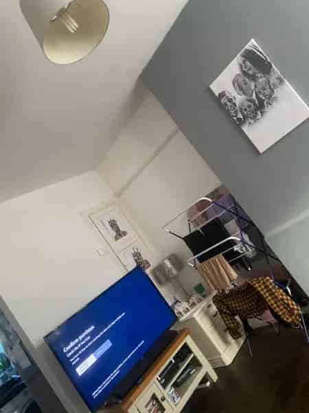 One Bedroom Ground Floor Flat Lovely Garden Close to Amenities