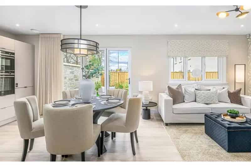 4 Bed Detached House Livingston