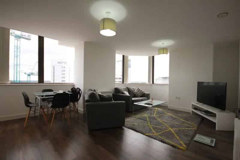 2 Bedroom Flat To Rent Available 22102025