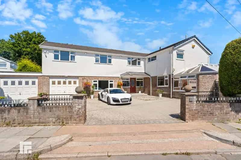 6 Bedroom Detached House for Sale in Radyr