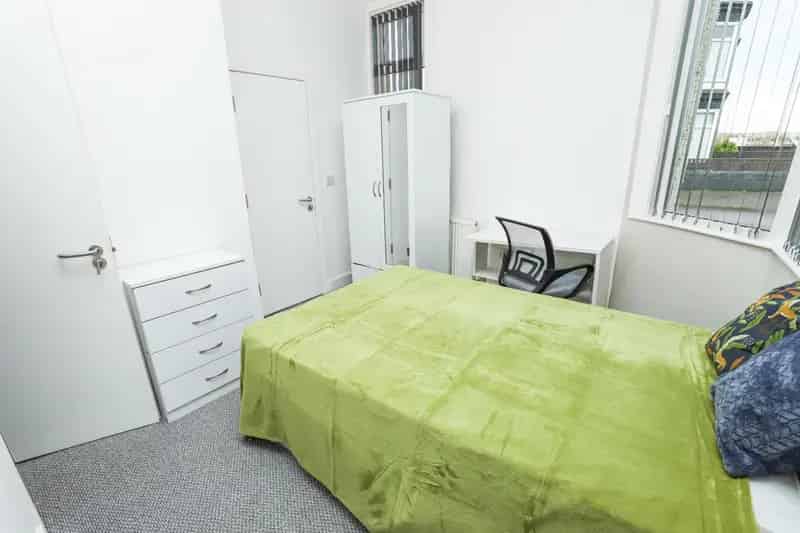 5 bedroom House
 To Let 
Total Size: 1314 SQ FT