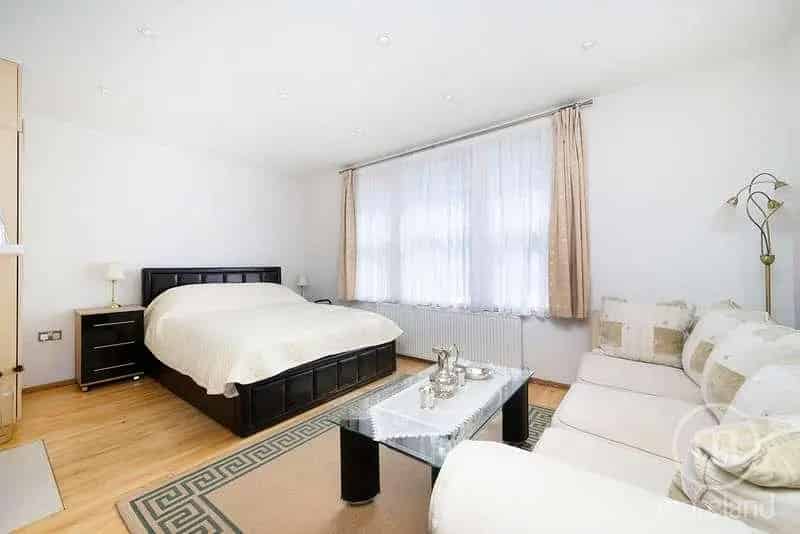 1 Bed Flat for Sale Near Burnt Oak Station