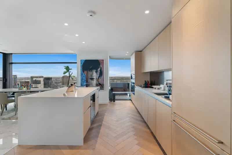 Luxury City Apartment with Stunning Views and Amenities