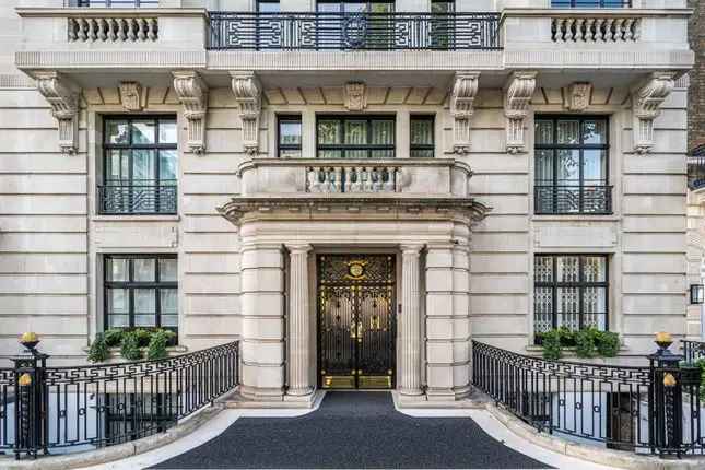 Maisonette for sale in Portland Place, Regent's Park, London W1B