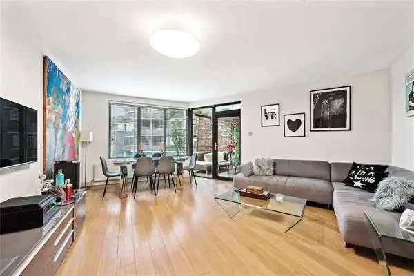 Two Bedroom River View Apartment Fulham SW6