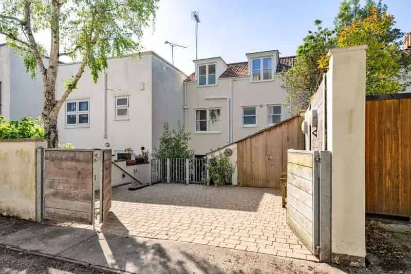 4 Bedroom 3 Bathroom Terraced House Near Clifton Suspension Bridge