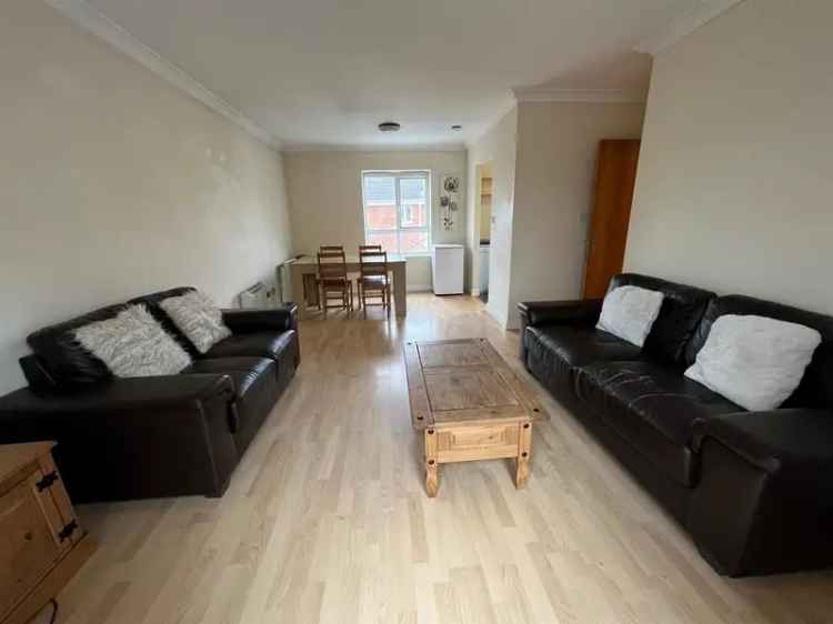 4 bedroom flat to rent