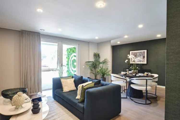 Flat For Sale in London, England