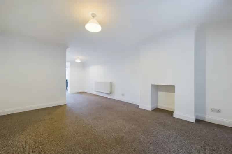 Flat To Rent Available Now