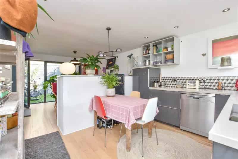One Double Bedroom Bungalow in Prime Central Location