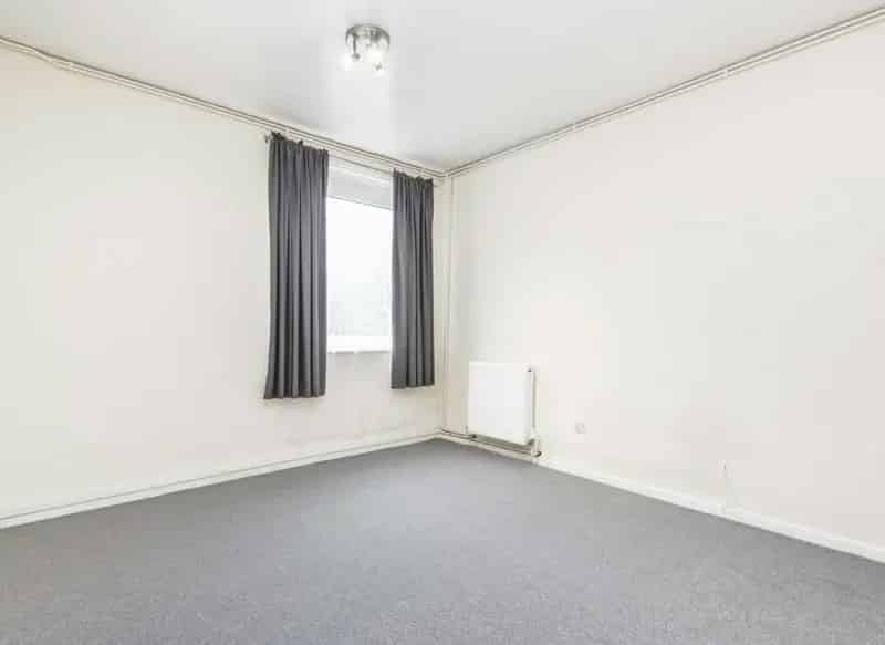 3 Bedroom Flat near Putney Station - Off Street Parking