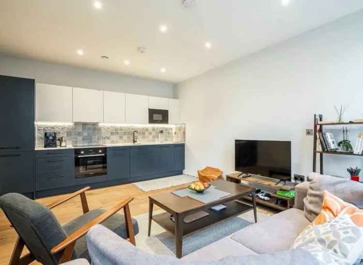 Flat For Sale in Littleworth Road, Elmbridge, England