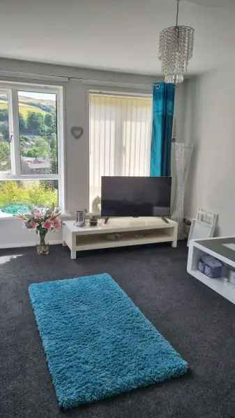 Flat For Rent in Wakefield, England