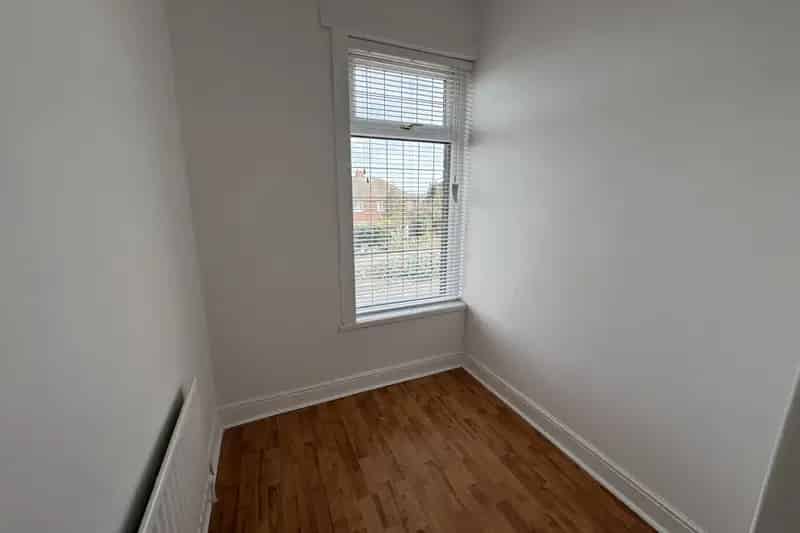 Three Bedroom House in Dewsbury - Zero Deposit Available