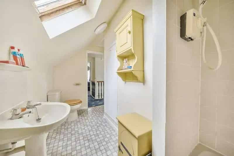 4 Bed House for Sale in Stonesfield