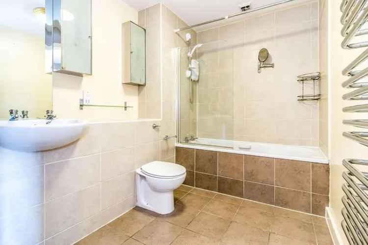 2 Bedroom Flat for Sale Salford M50