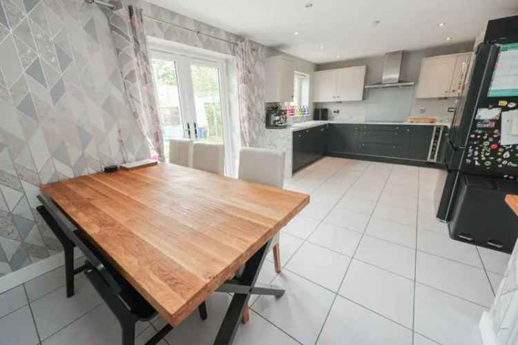 Four Bedroom Detached Home with Open Plan Kitchen and Garden
