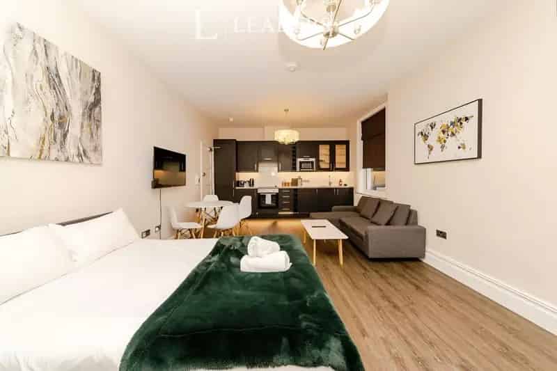 Studio to Rent