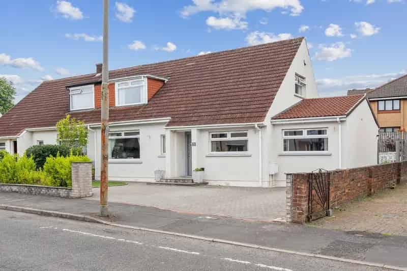 3 Bedroom Semi Detached House for Sale Glasgow