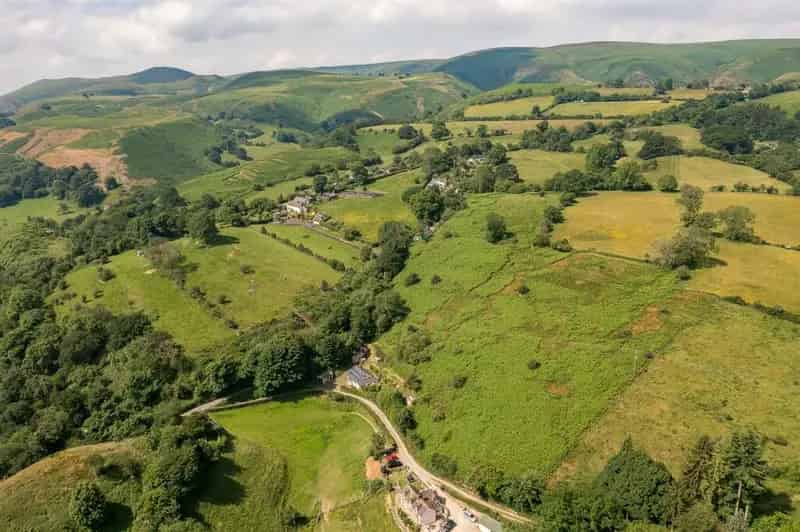 Detached Cottage near Long Mynd AONB - 4.7 Acres