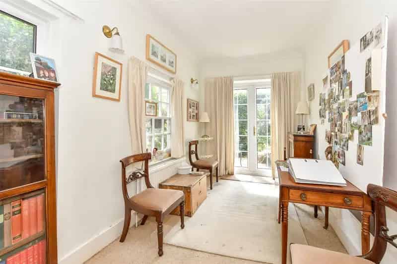 3 Bedroom Grade II Listed House for Sale in Chichester City Centre