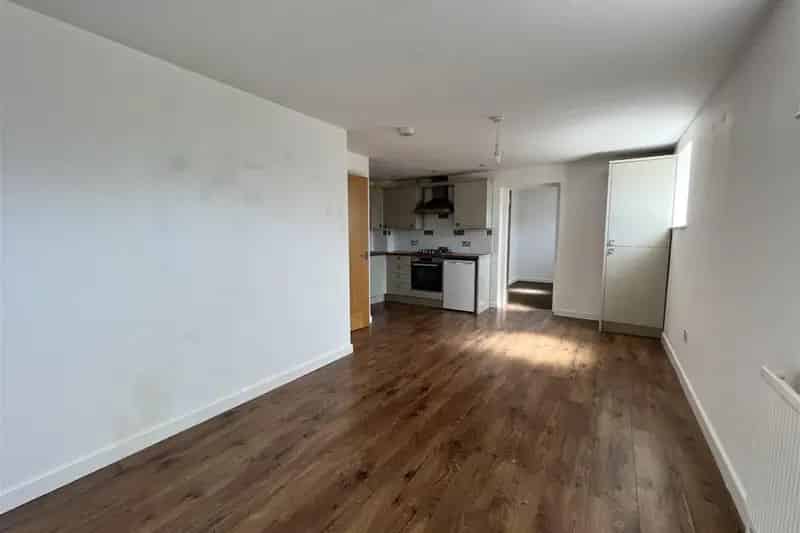 Two Bedroom Apartment Southend-on-Sea Zero Deposit Available